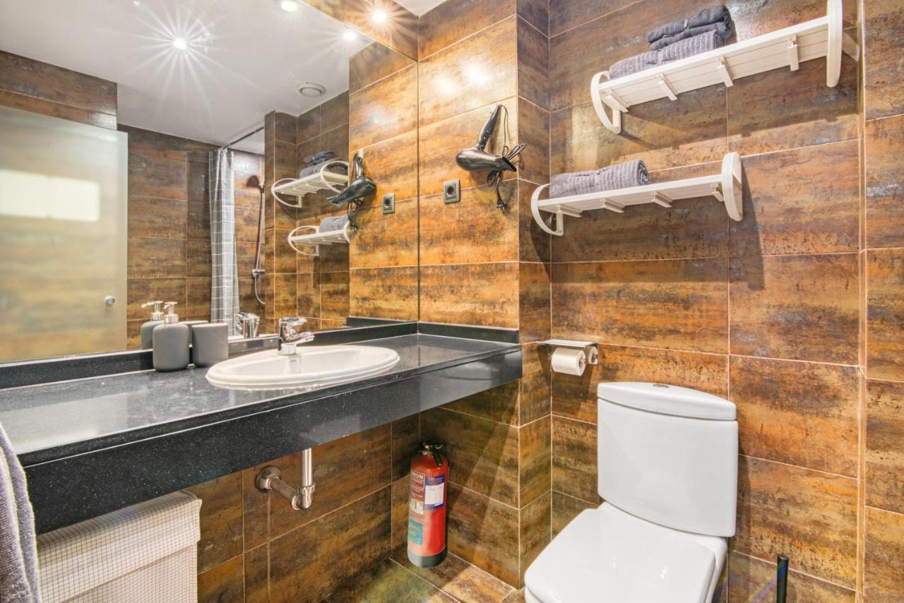 Cozy Penthouse, 20 Min To Downtown, Alcala Norte Madrid Buitenkant foto
